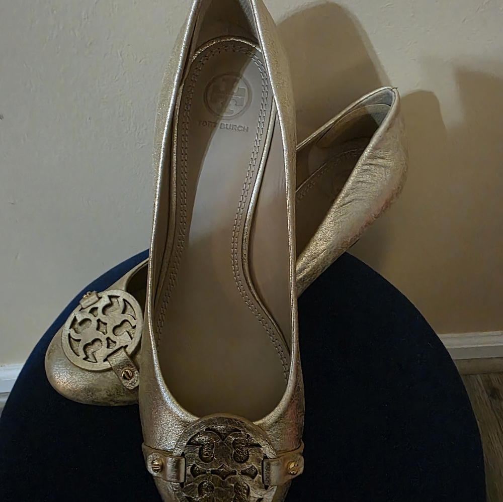 NWOT Tory Burch Gold Women's Flats